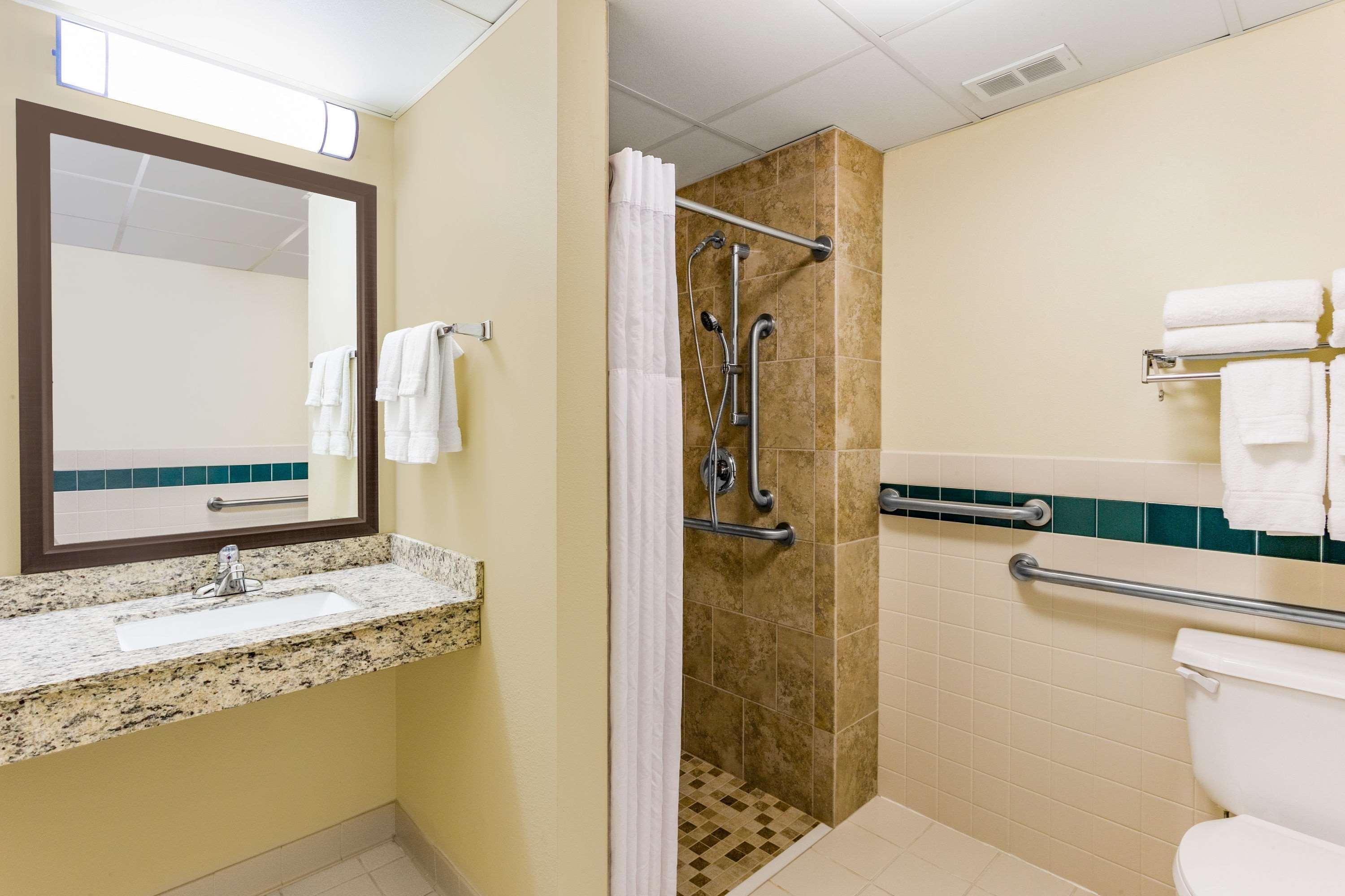 Hotel Americinn By Wyndham Mn 3*